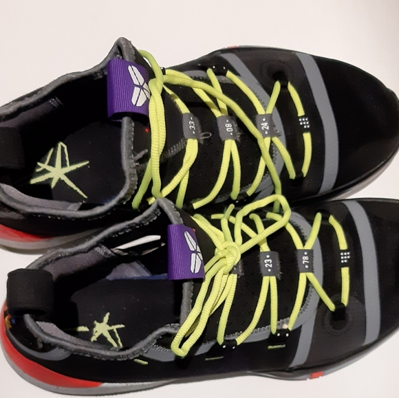 Kobe Bryant Nike Chaos sneakers - Picture 5 of 8